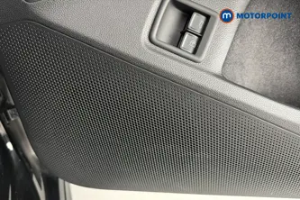 Volkswagen Passat R-Line Automatic Petrol Plug-In Hybrid Estate - Stock Number (1669385) - 21st supplementary image