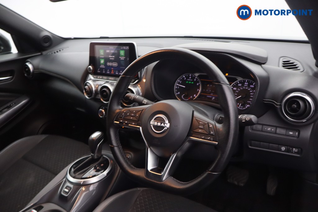 Nissan Juke N-Connecta Automatic Petrol SUV - Stock Number (1669776) - 1st supplementary image