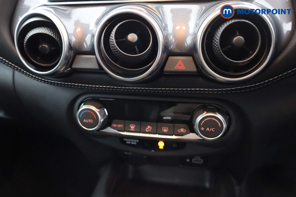 Nissan Juke N-Connecta Automatic Petrol SUV - Stock Number (1669780) - 3rd supplementary image