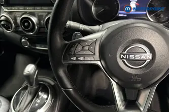 Nissan Juke N-Connecta Automatic Petrol SUV - Stock Number (1669797) - 4th supplementary image