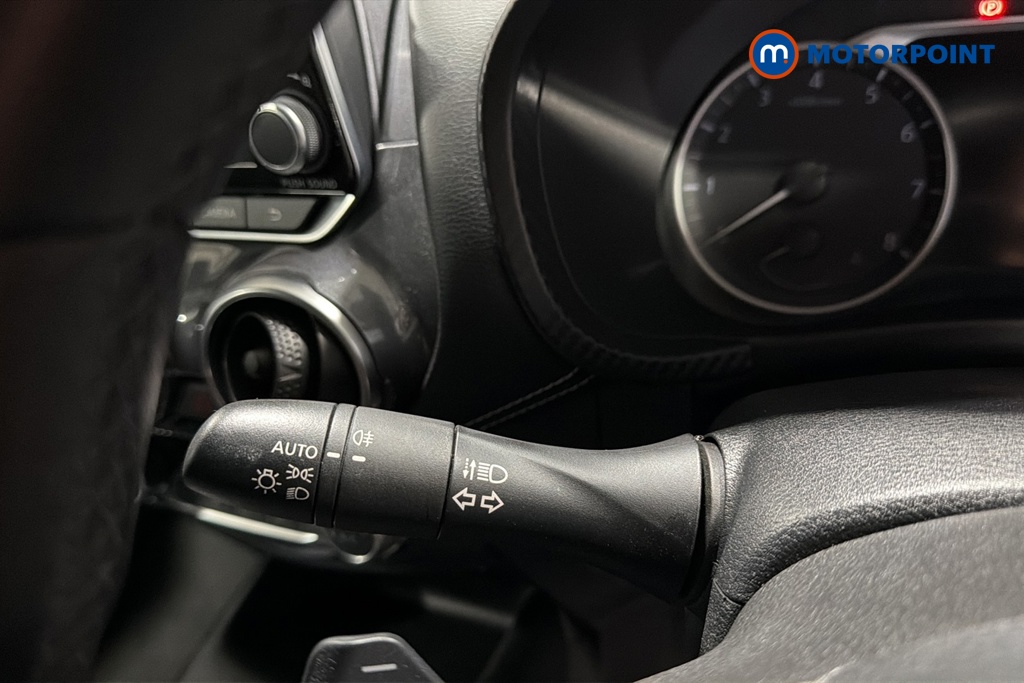 Nissan Juke N-Connecta Automatic Petrol SUV - Stock Number (1669797) - 5th supplementary image
