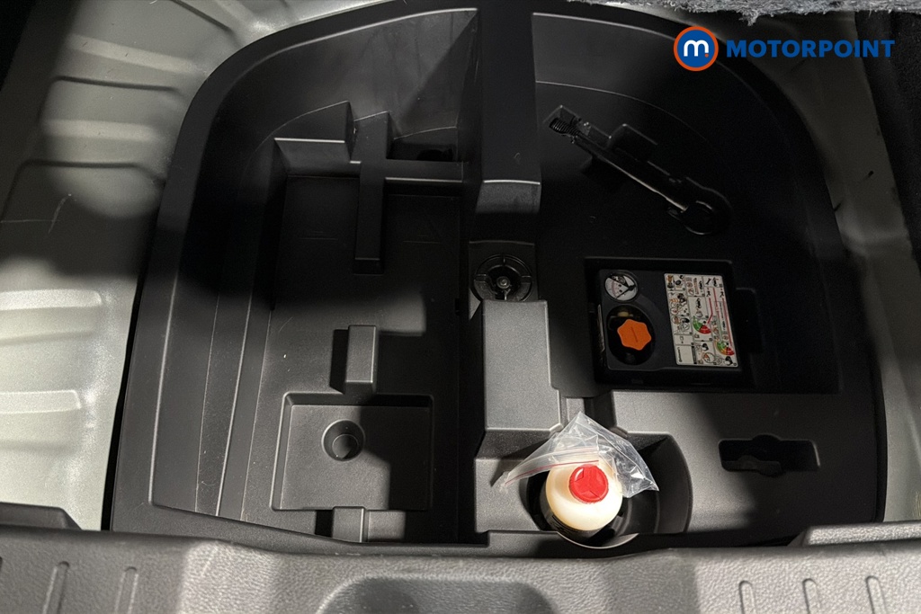 Nissan Juke N-Connecta Automatic Petrol SUV - Stock Number (1669797) - 33rd supplementary image