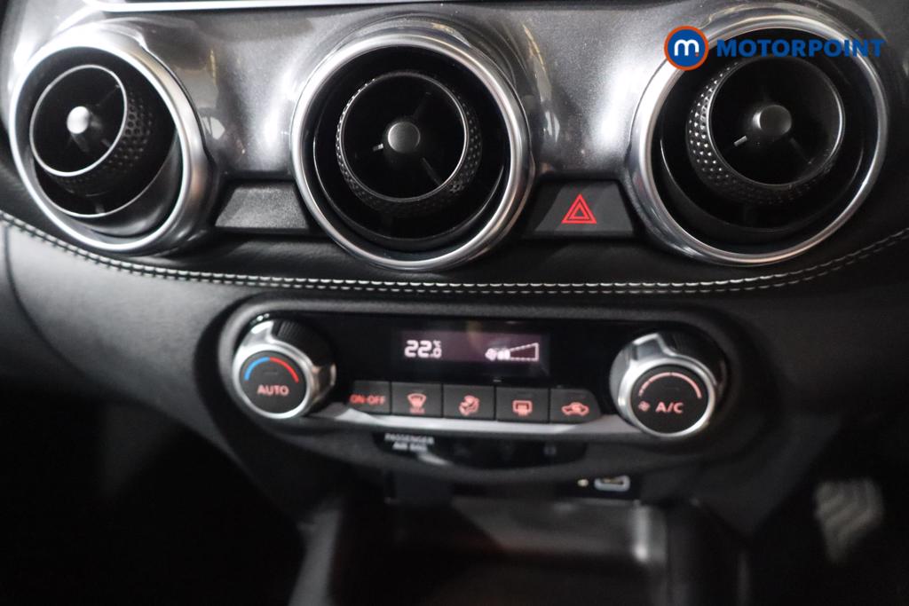 Nissan Juke N-Connecta Manual Petrol SUV - Stock Number (1669798) - 8th supplementary image