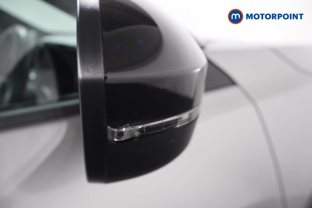 Nissan Juke N-Connecta Manual Petrol SUV - Stock Number (1669798) - 14th supplementary image