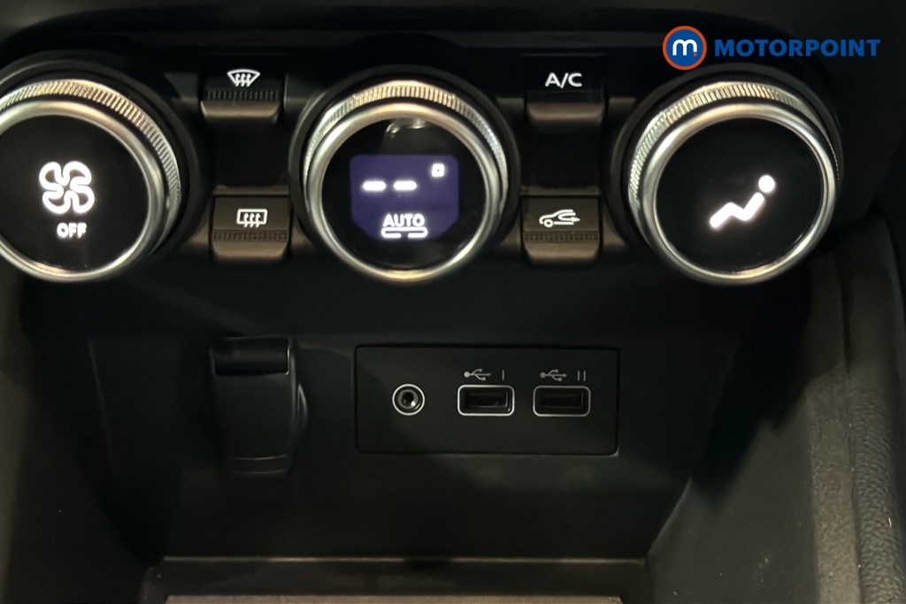 Renault Clio Evolution Manual Petrol Hatchback - Stock Number (1669825) - 997th supplementary image