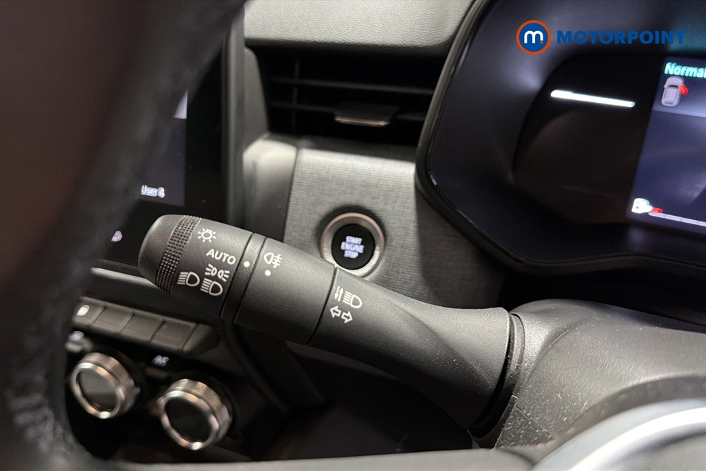 Renault Clio Evolution Manual Petrol Hatchback - Stock Number (1669825) - 5th supplementary image