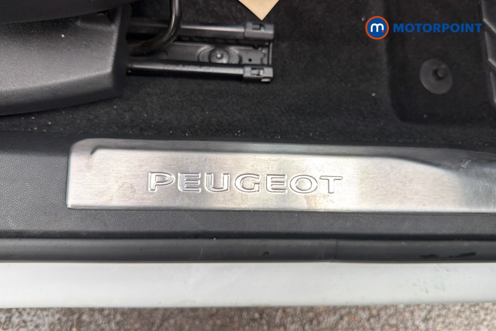 Peugeot 3008 GT Manual Diesel SUV - Stock Number (1669830) - 7th supplementary image