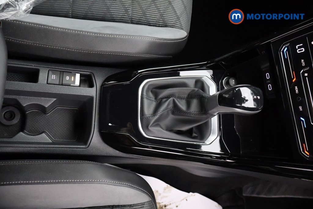 Volkswagen T-Roc R-Line Automatic Diesel SUV - Stock Number (1669899) - 13th supplementary image