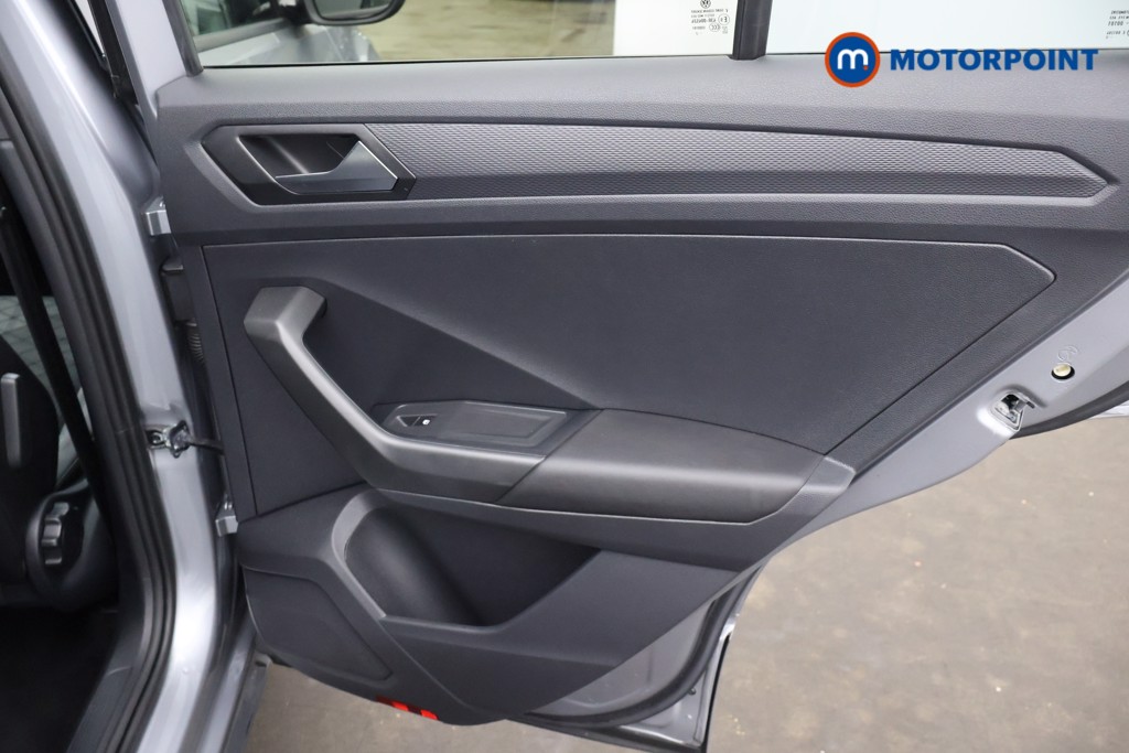 Volkswagen T-Roc R-Line Automatic Diesel SUV - Stock Number (1669899) - 23rd supplementary image