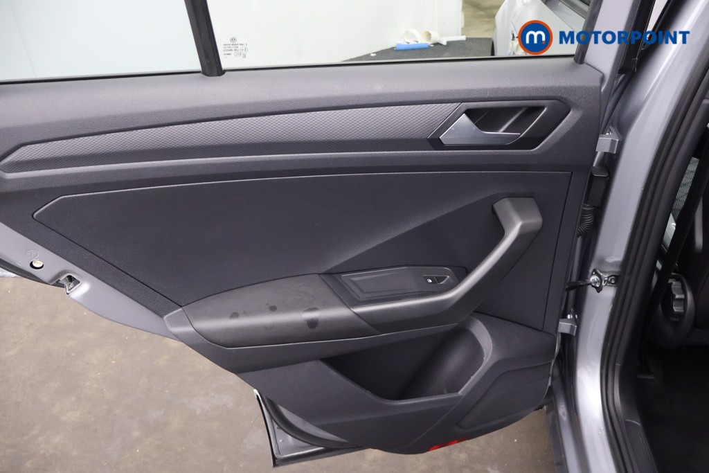 Volkswagen T-Roc R-Line Automatic Diesel SUV - Stock Number (1669899) - 27th supplementary image