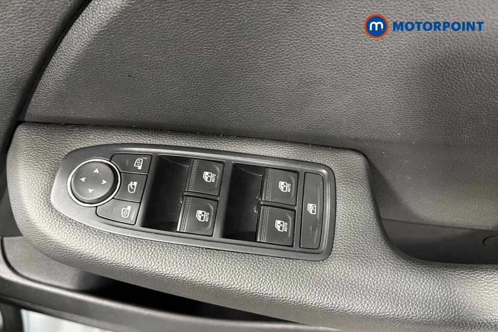 Renault Clio Evolution Manual Petrol Hatchback - Stock Number (1669910) - 19th supplementary image