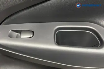 Nissan Juke N-Connecta Manual Petrol SUV - Stock Number (1670176) - 993rd supplementary image
