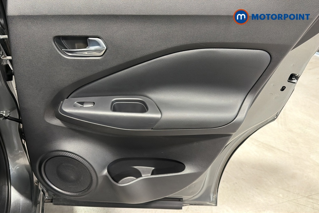 Nissan Juke N-Connecta Manual Petrol SUV - Stock Number (1670176) - 10th supplementary image