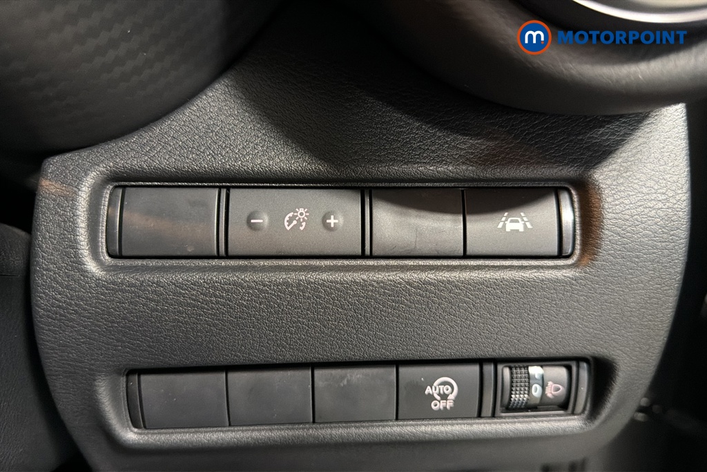Nissan Juke N-Connecta Manual Petrol SUV - Stock Number (1670176) - 11th supplementary image