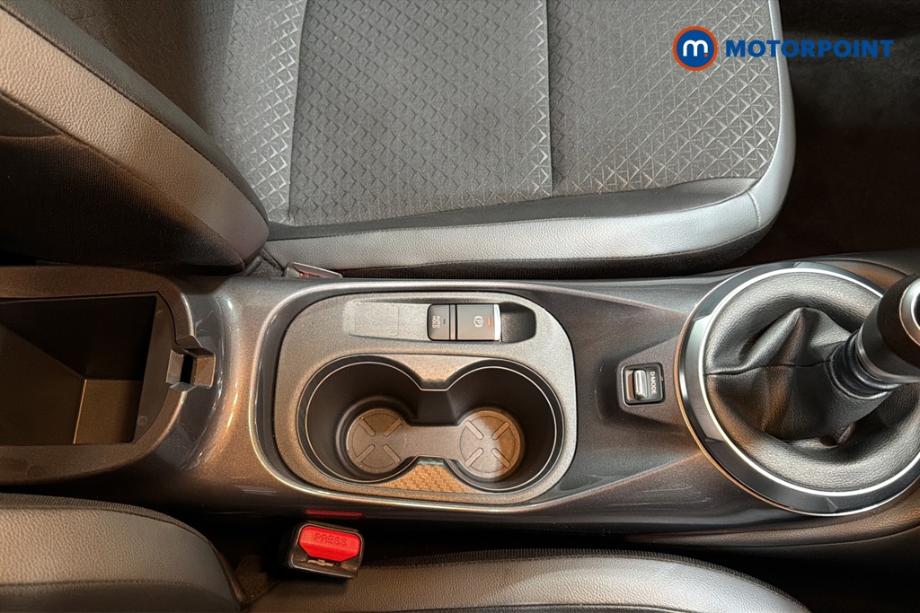 Nissan Juke N-Connecta Manual Petrol SUV - Stock Number (1670176) - 16th supplementary image