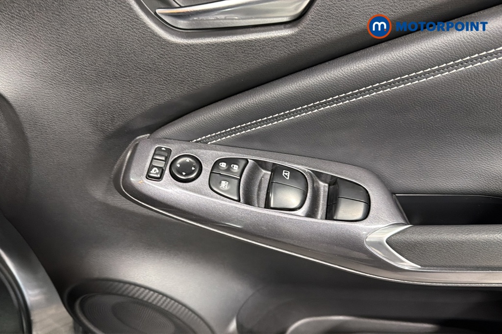 Nissan Juke N-Connecta Manual Petrol SUV - Stock Number (1670176) - 19th supplementary image