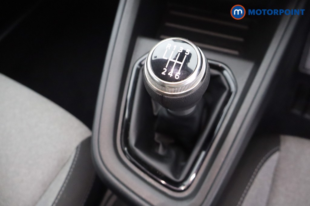 Renault Clio Evolution Manual Petrol Hatchback - Stock Number (1670183) - 4th supplementary image
