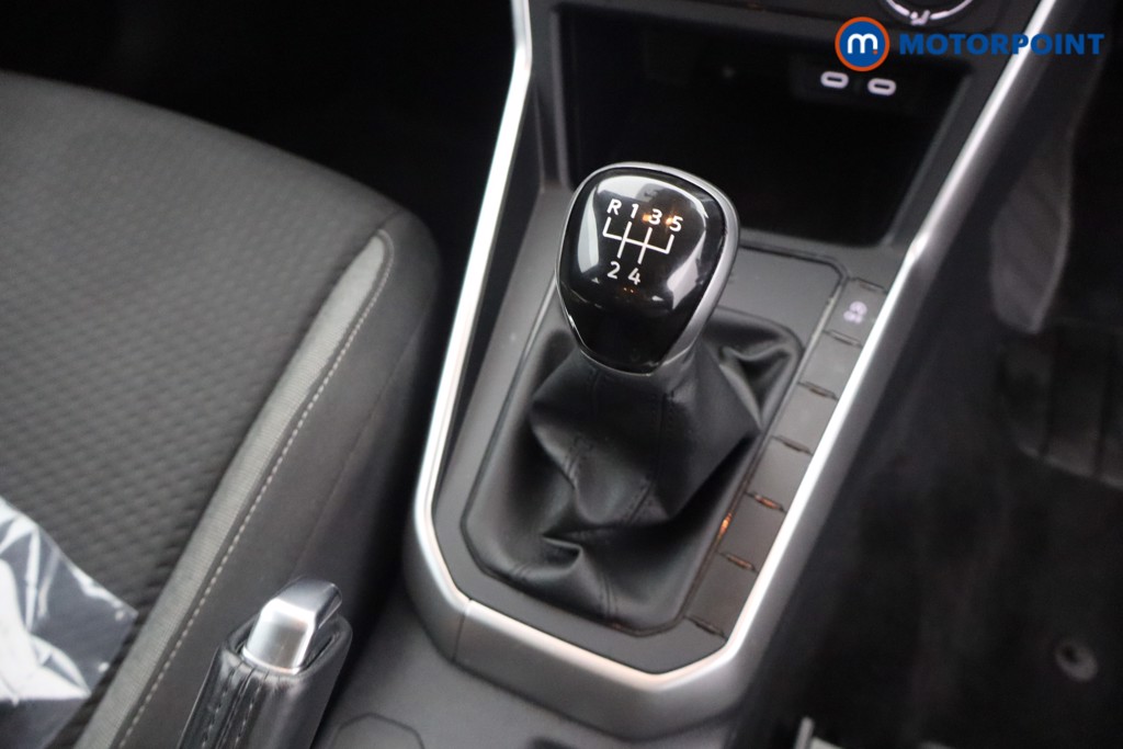 Volkswagen Polo Life Manual Petrol Hatchback - Stock Number (1670378) - 4th supplementary image