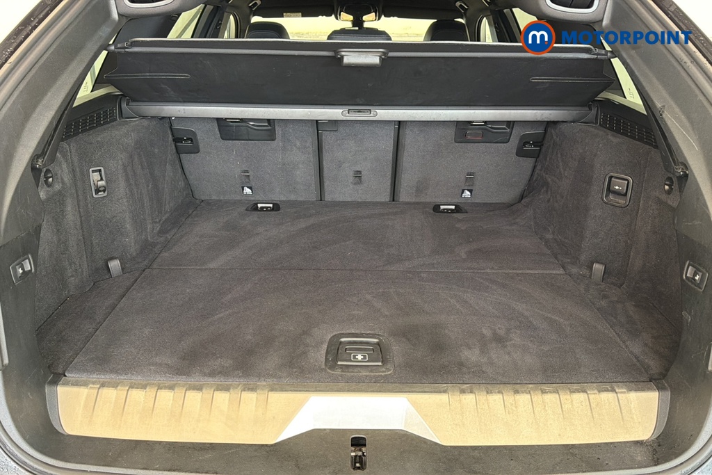 BMW 5 Series M Sport Automatic Petrol Plug-In Hybrid Estate - Stock Number (1671334) - 30th supplementary image