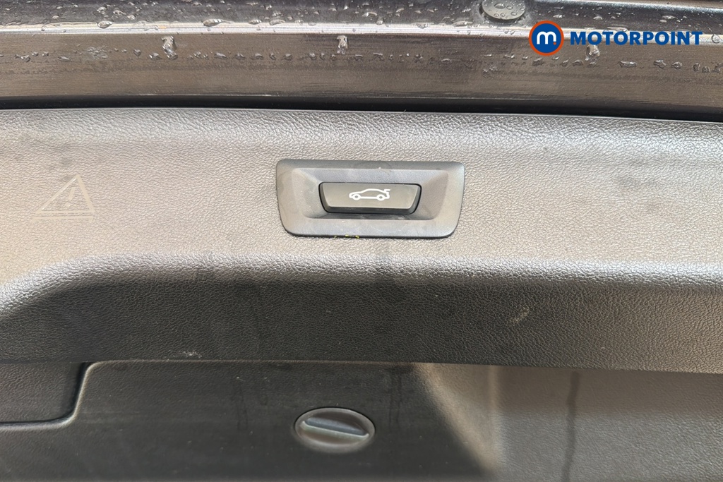 BMW 5 Series M Sport Automatic Petrol Plug-In Hybrid Estate - Stock Number (1671334) - 35th supplementary image
