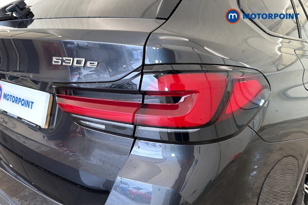 BMW 5 Series M Sport Automatic Petrol Plug-In Hybrid Estate - Stock Number (1671334) - 36th supplementary image