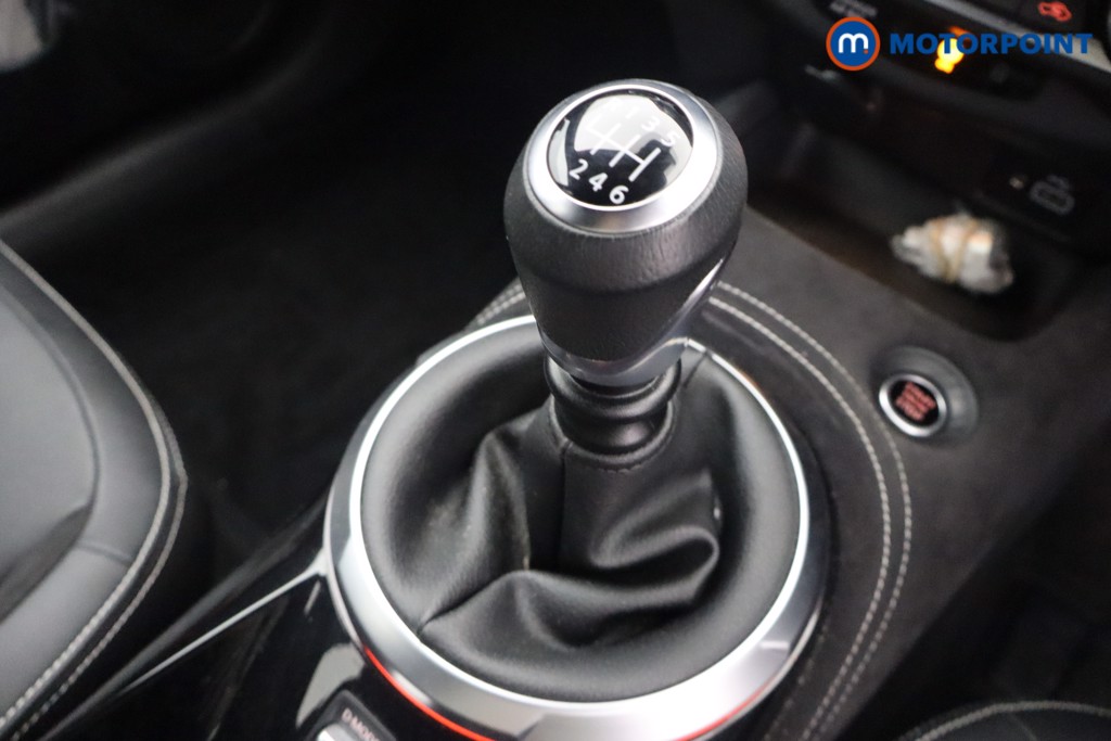 Nissan Juke Tekna-Plus Manual Petrol SUV - Stock Number (1671627) - 4th supplementary image