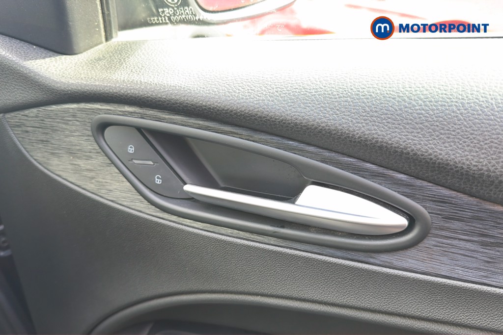 Alfa Romeo Stelvio Nero Edizione Automatic Petrol SUV - Stock Number (1672083) - 3rd supplementary image