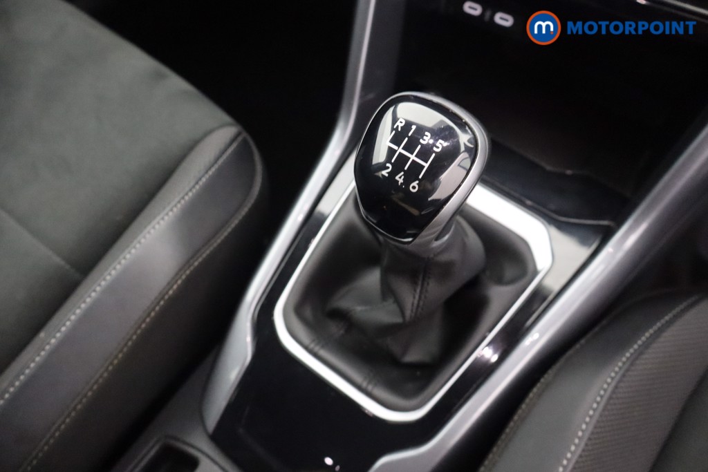 Volkswagen T-Roc Style Manual Petrol SUV - Stock Number (1672207) - 4th supplementary image