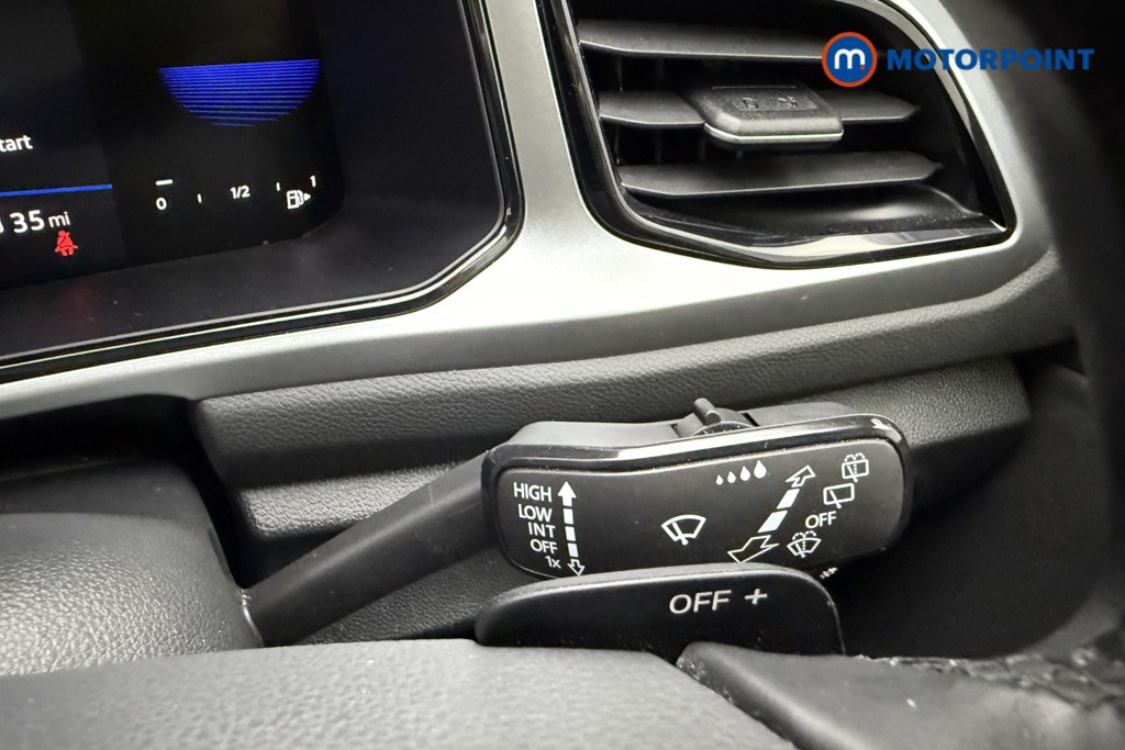 Volkswagen T-Roc Life Automatic Petrol SUV - Stock Number (1672209) - 26th supplementary image