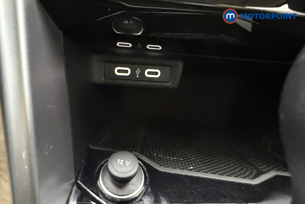 Volkswagen T-Roc Life Automatic Petrol SUV - Stock Number (1672209) - 33rd supplementary image