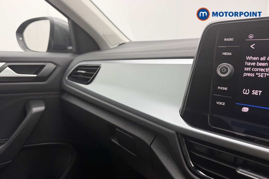 Volkswagen T-Roc Life Automatic Petrol SUV - Stock Number (1672209) - 36th supplementary image