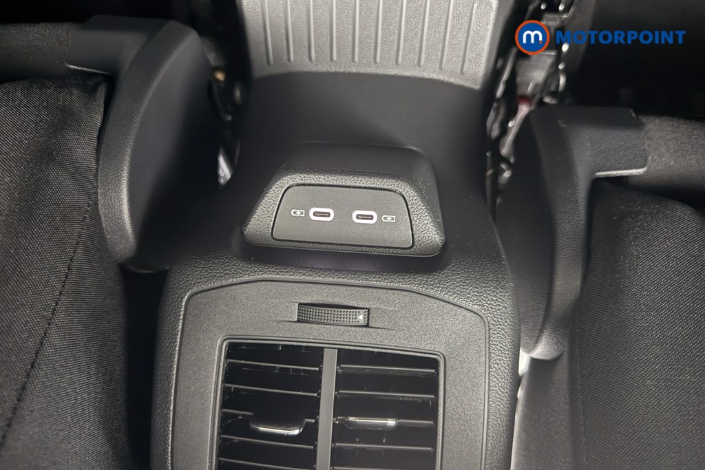 Volkswagen T-Roc Life Automatic Petrol SUV - Stock Number (1672209) - 39th supplementary image