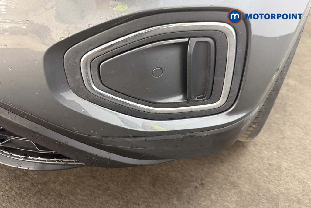 Volkswagen T-Roc Life Automatic Petrol SUV - Stock Number (1672209) - 1st supplementary image
