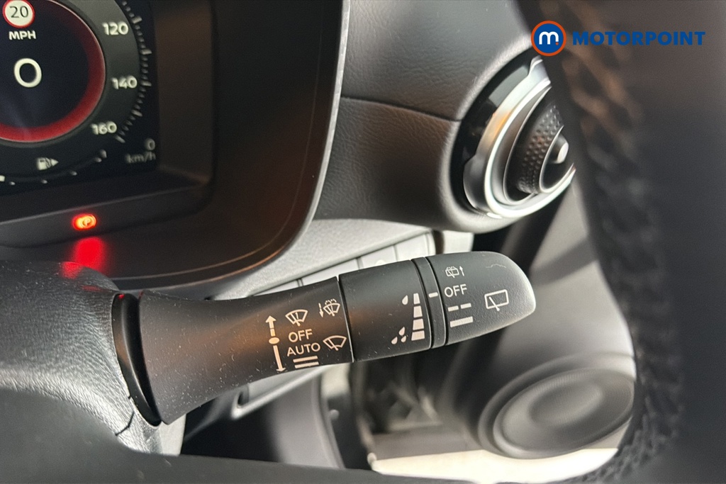 Nissan Juke Tekna Automatic Petrol-Electric Hybrid SUV - Stock Number (1672359) - 6th supplementary image