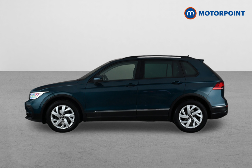 Volkswagen Tiguan Life Automatic Diesel SUV - Stock Number (1672610) - Passenger side