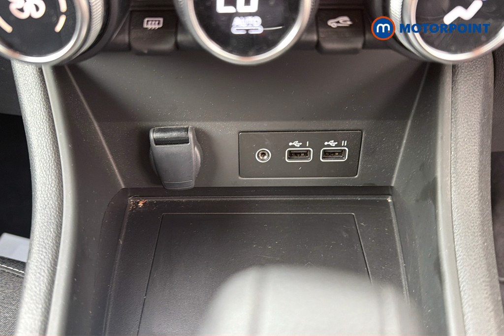 Renault Captur Evolution Automatic Petrol-Electric Hybrid SUV - Stock Number (1672642) - 13th supplementary image