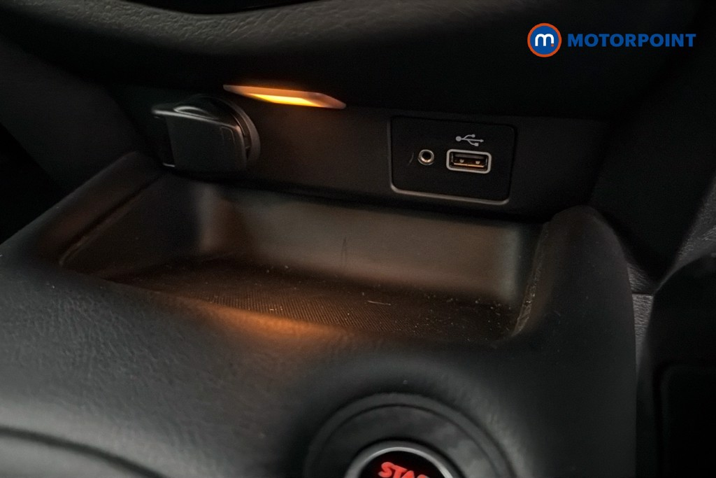 Nissan Juke N-Connecta Automatic Petrol SUV - Stock Number (1672697) - 17th supplementary image