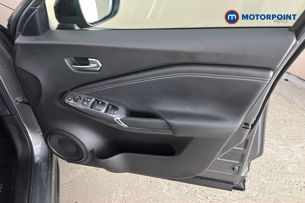 Nissan Juke N-Connecta Automatic Petrol SUV - Stock Number (1672697) - 19th supplementary image