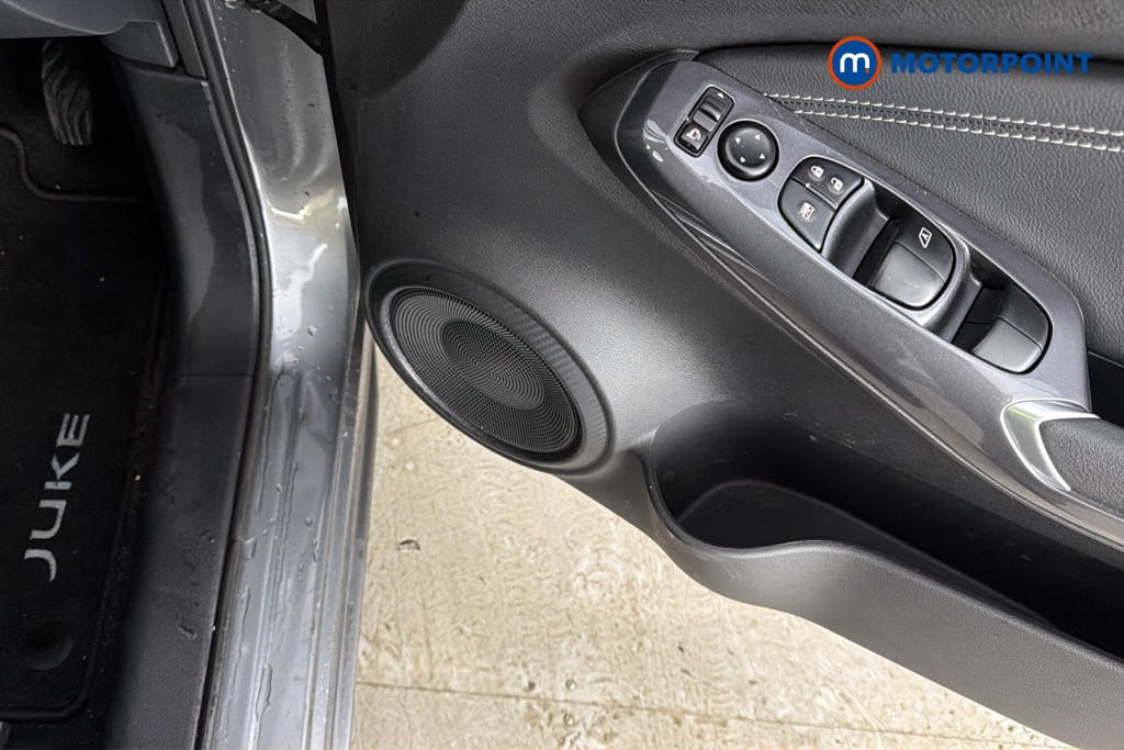 Nissan Juke N-Connecta Automatic Petrol SUV - Stock Number (1672697) - 21st supplementary image