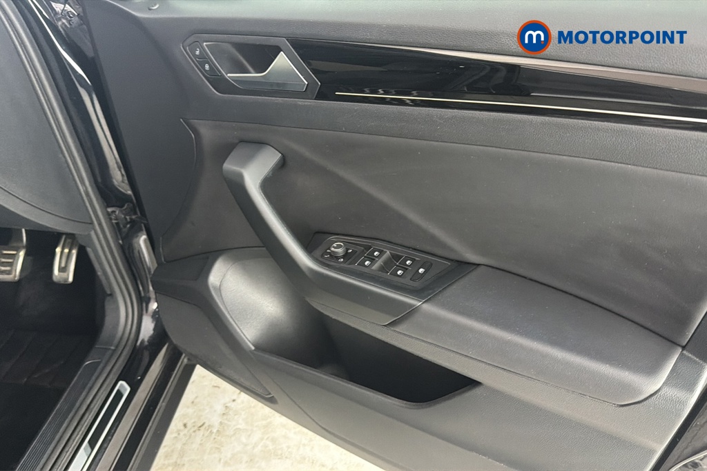 Volkswagen T-Roc R Automatic Petrol SUV - Stock Number (1672842) - 18th supplementary image
