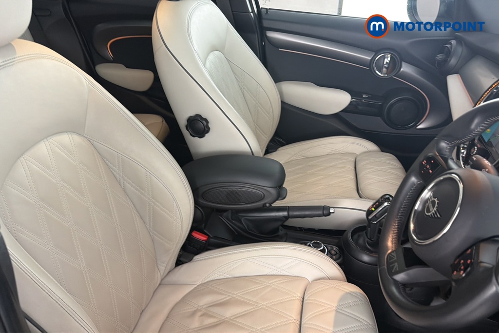 Mini Hatchback Cooper Exclusive Automatic Petrol Hatchback - Stock Number (1672863) - 22nd supplementary image