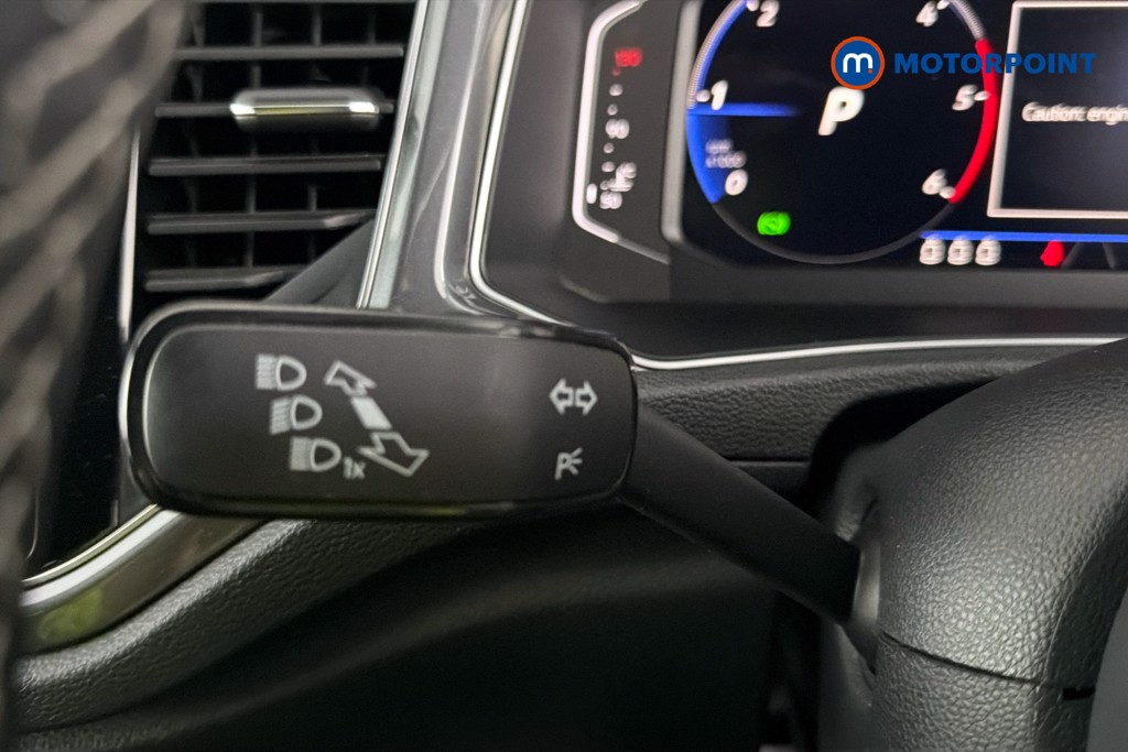Volkswagen T-Roc R-Line Automatic Diesel SUV - Stock Number (1672866) - 6th supplementary image