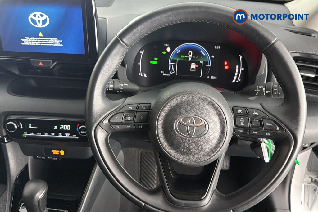 Toyota Yaris Design Automatic Petrol-Electric Hybrid Hatchback - Stock Number (1672912) - 2nd supplementary image
