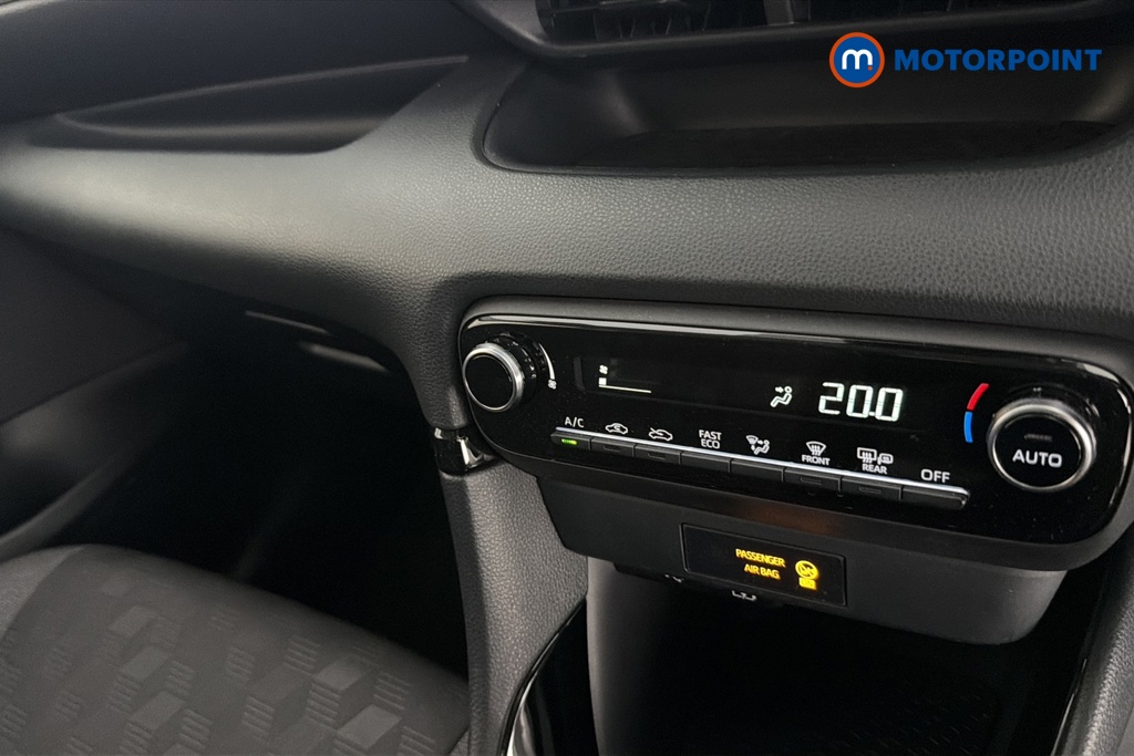 Toyota Yaris Design Automatic Petrol-Electric Hybrid Hatchback - Stock Number (1672912) - 12th supplementary image