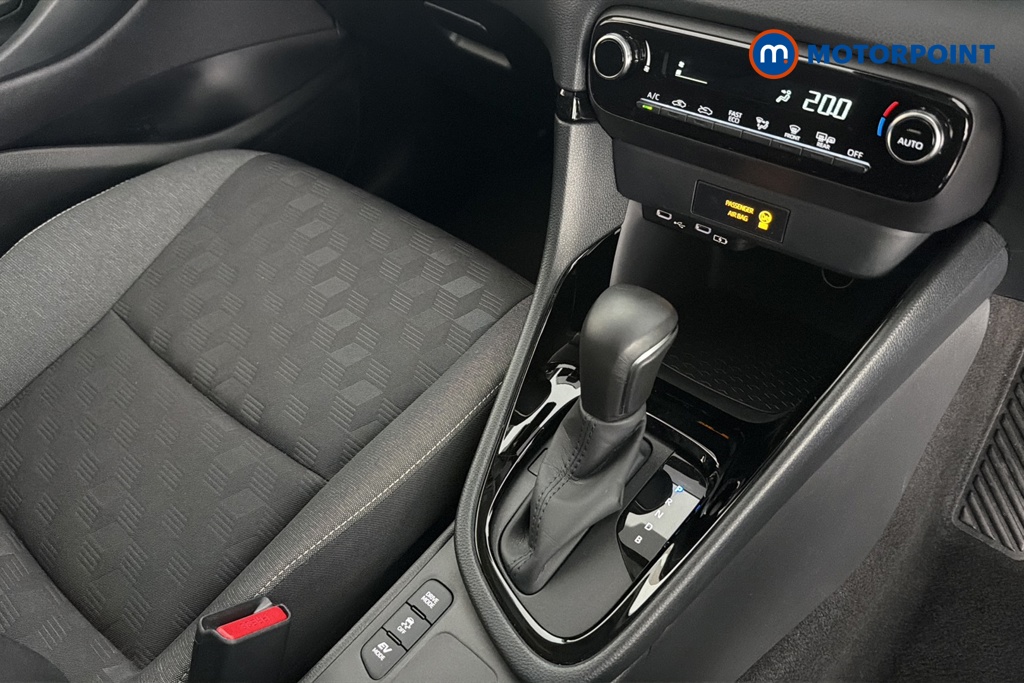 Toyota Yaris Design Automatic Petrol-Electric Hybrid Hatchback - Stock Number (1672912) - 15th supplementary image