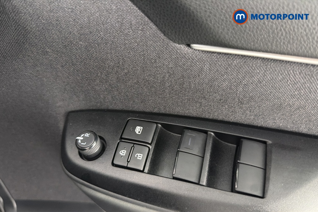 Toyota Yaris Design Automatic Petrol-Electric Hybrid Hatchback - Stock Number (1672912) - 19th supplementary image