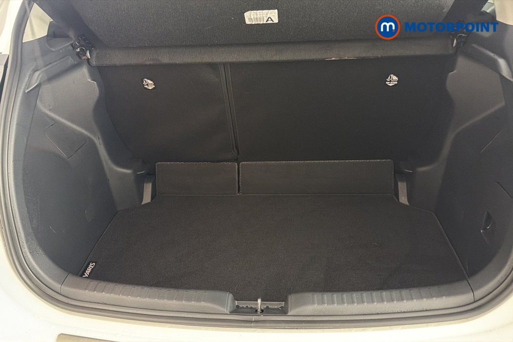 Toyota Yaris Design Automatic Petrol-Electric Hybrid Hatchback - Stock Number (1672912) - 30th supplementary image