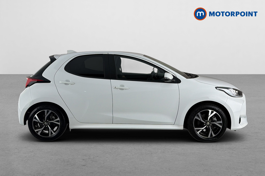 Toyota Yaris Design Automatic Petrol-Electric Hybrid Hatchback - Stock Number (1672912) - Passenger side