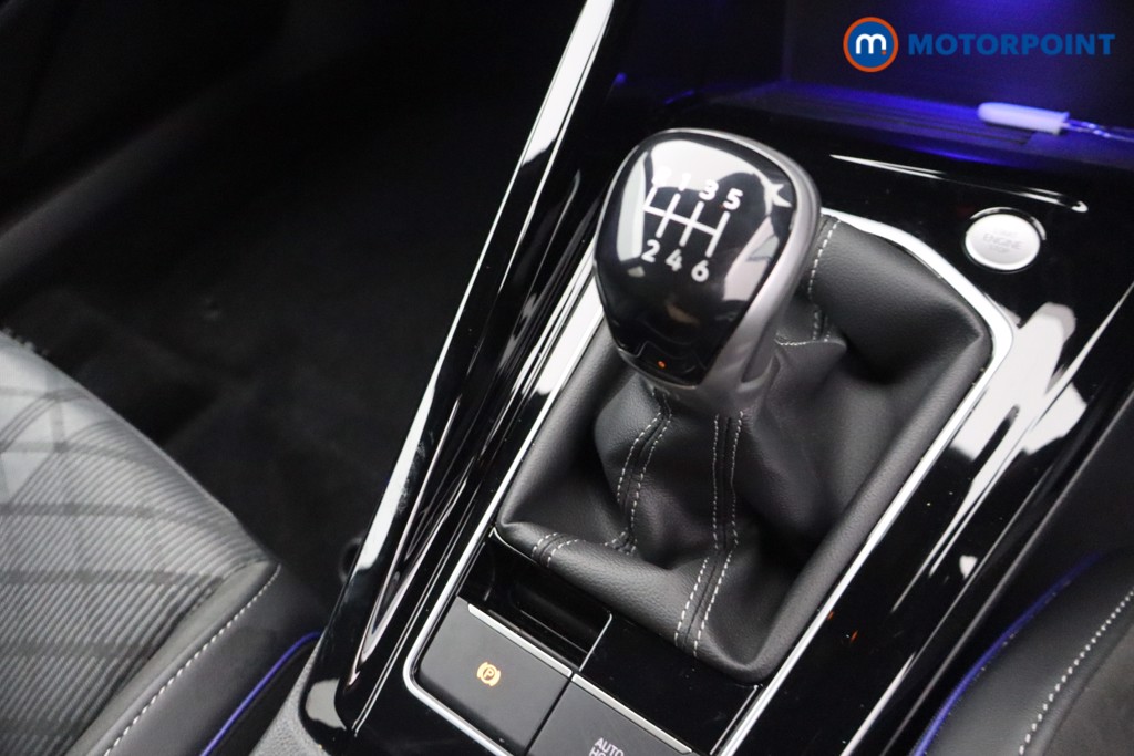 Volkswagen Golf R-Line Manual Petrol Hatchback - Stock Number (1673594) - 3rd supplementary image