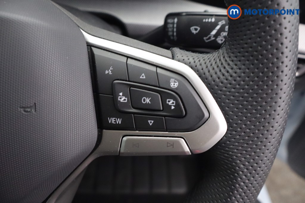 Volkswagen Golf R-Line Manual Petrol Hatchback - Stock Number (1673594) - 6th supplementary image